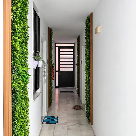 Jara Centro - Bajo A Apartmán *